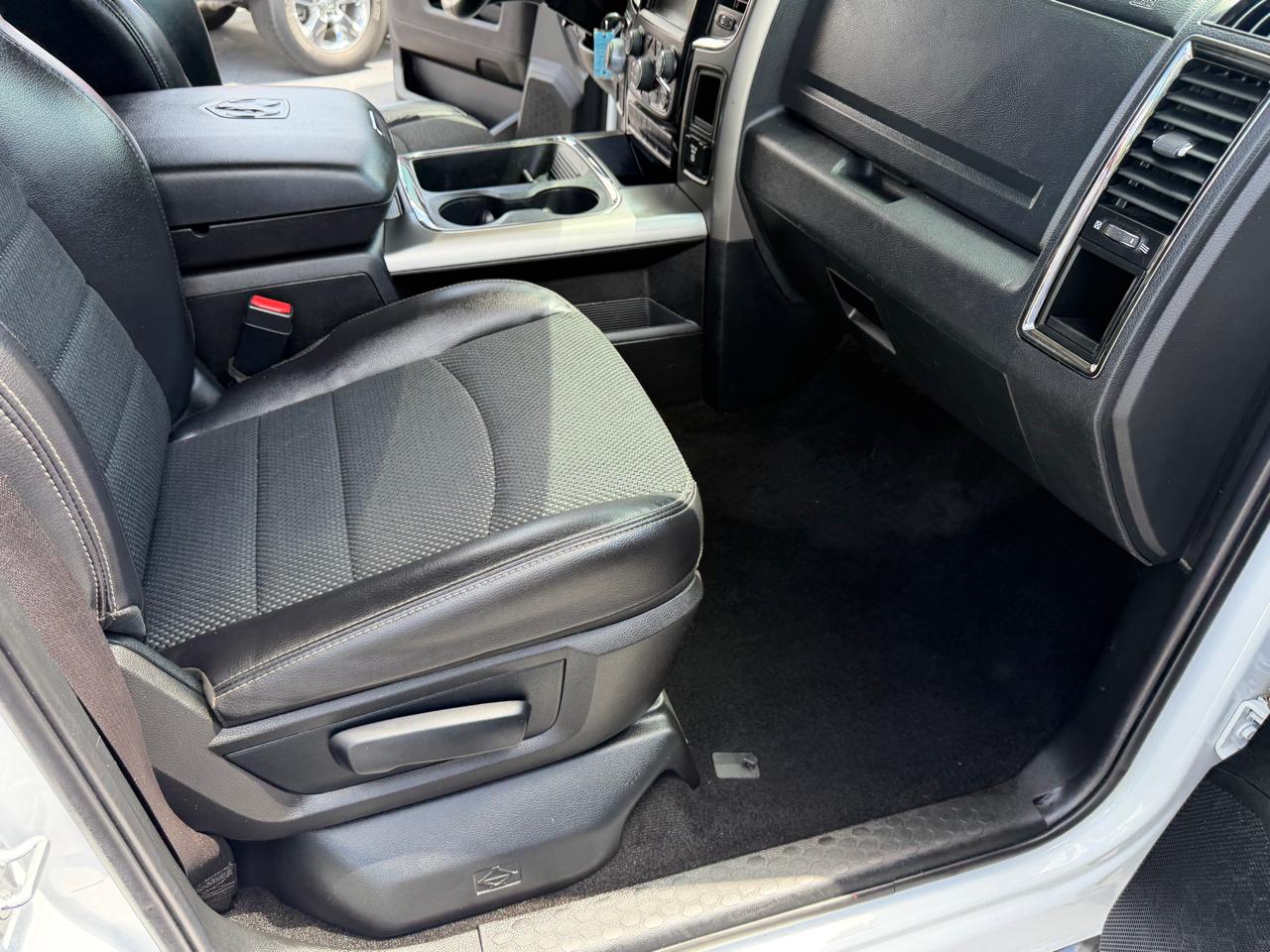 RAM 1500 2WD Crew Cab 140.5" Sport 2016