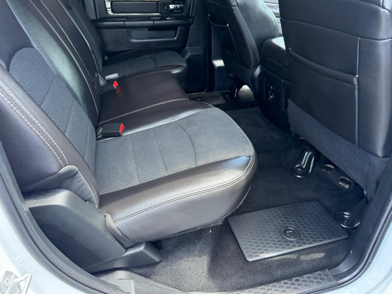 RAM 1500 2WD Crew Cab 140.5" Sport 2016