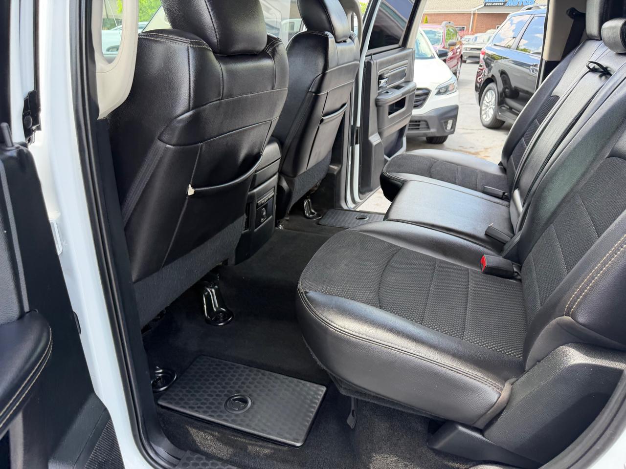 RAM 1500 2WD Crew Cab 140.5" Sport 2016