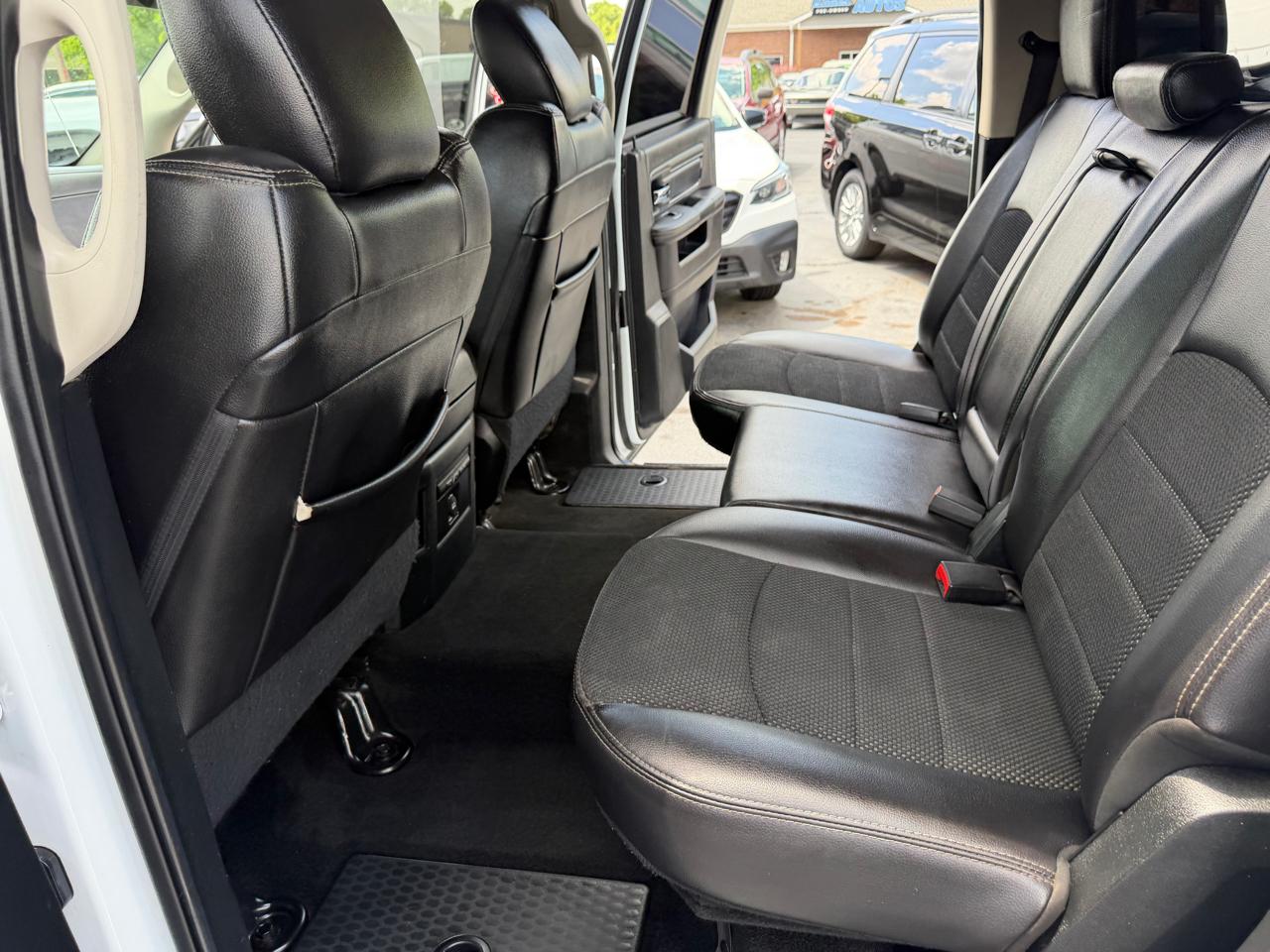 RAM 1500 2WD Crew Cab 140.5" Sport 2016