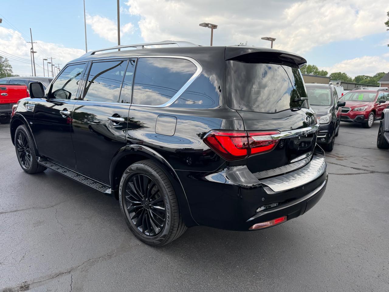 Infiniti QX80 LUXE AWD 2019