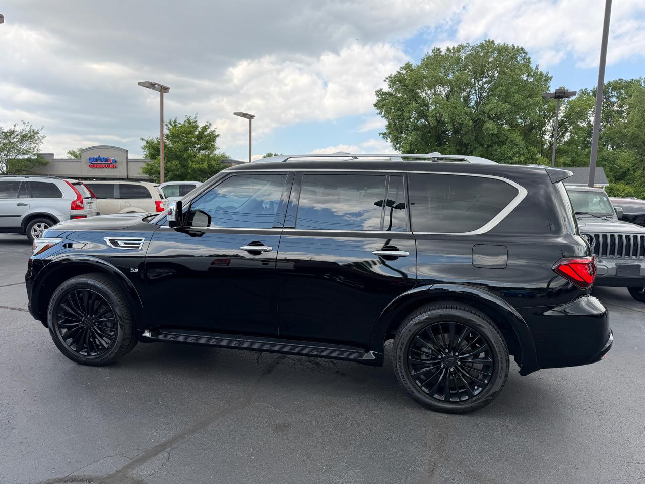 Infiniti QX80 LUXE AWD 2019