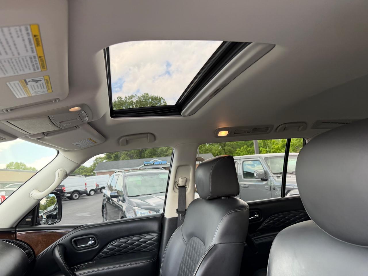 Infiniti QX80 LUXE AWD 2019