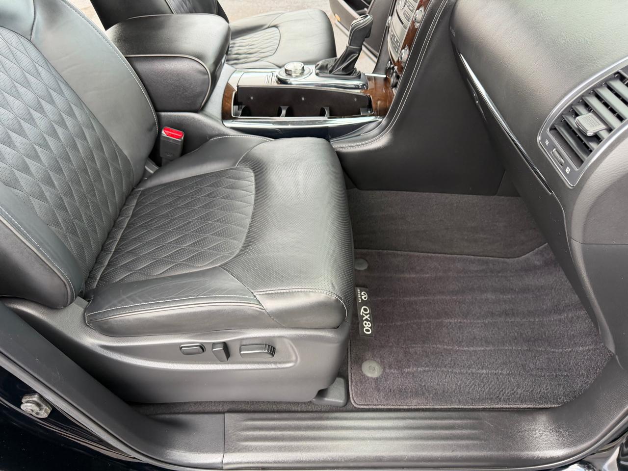 Infiniti QX80 LUXE AWD 2019