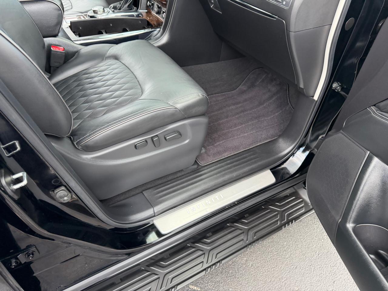 Infiniti QX80 LUXE AWD 2019