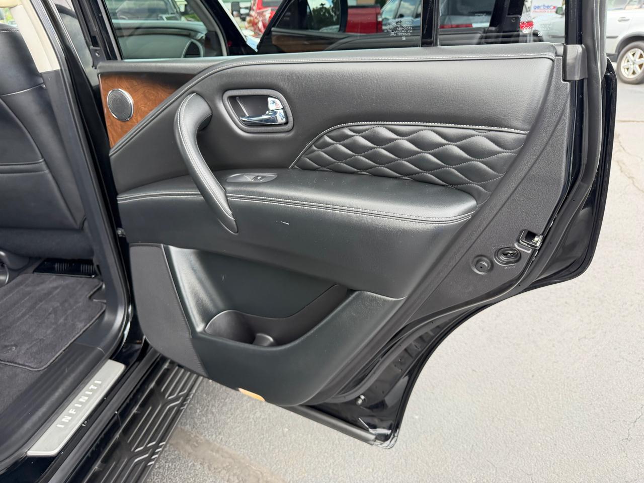 Infiniti QX80 LUXE AWD 2019