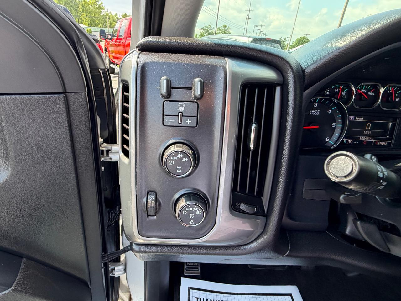 Chevrolet Silverado 1500 4WD Crew Cab 143.5" LT w/1LT 2015