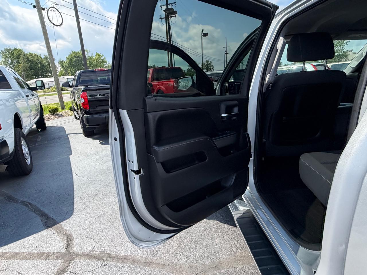 Chevrolet Silverado 1500 4WD Crew Cab 143.5" LT w/1LT 2015