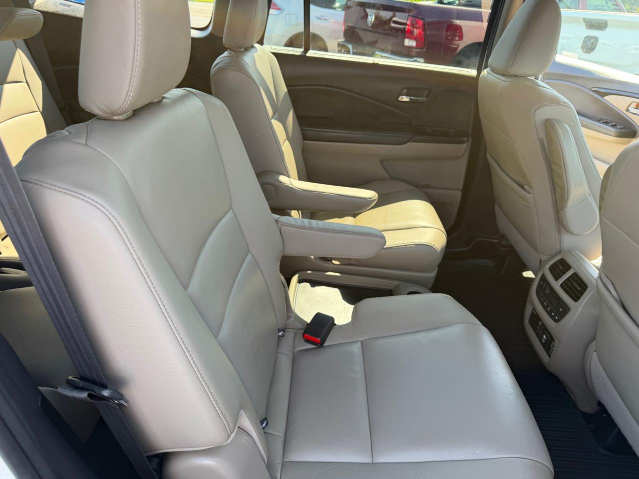 Honda Pilot Touring 7-Passenger 2WD 2019