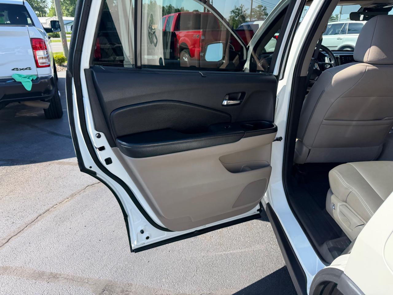 Honda Pilot Touring 7-Passenger 2WD 2019