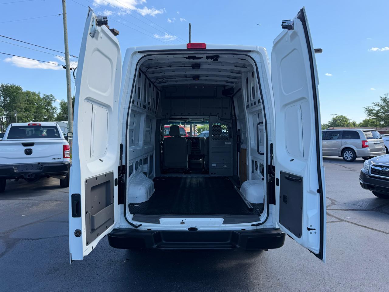 Nissan NV Cargo NV2500 HD High Roof V6 S 2020