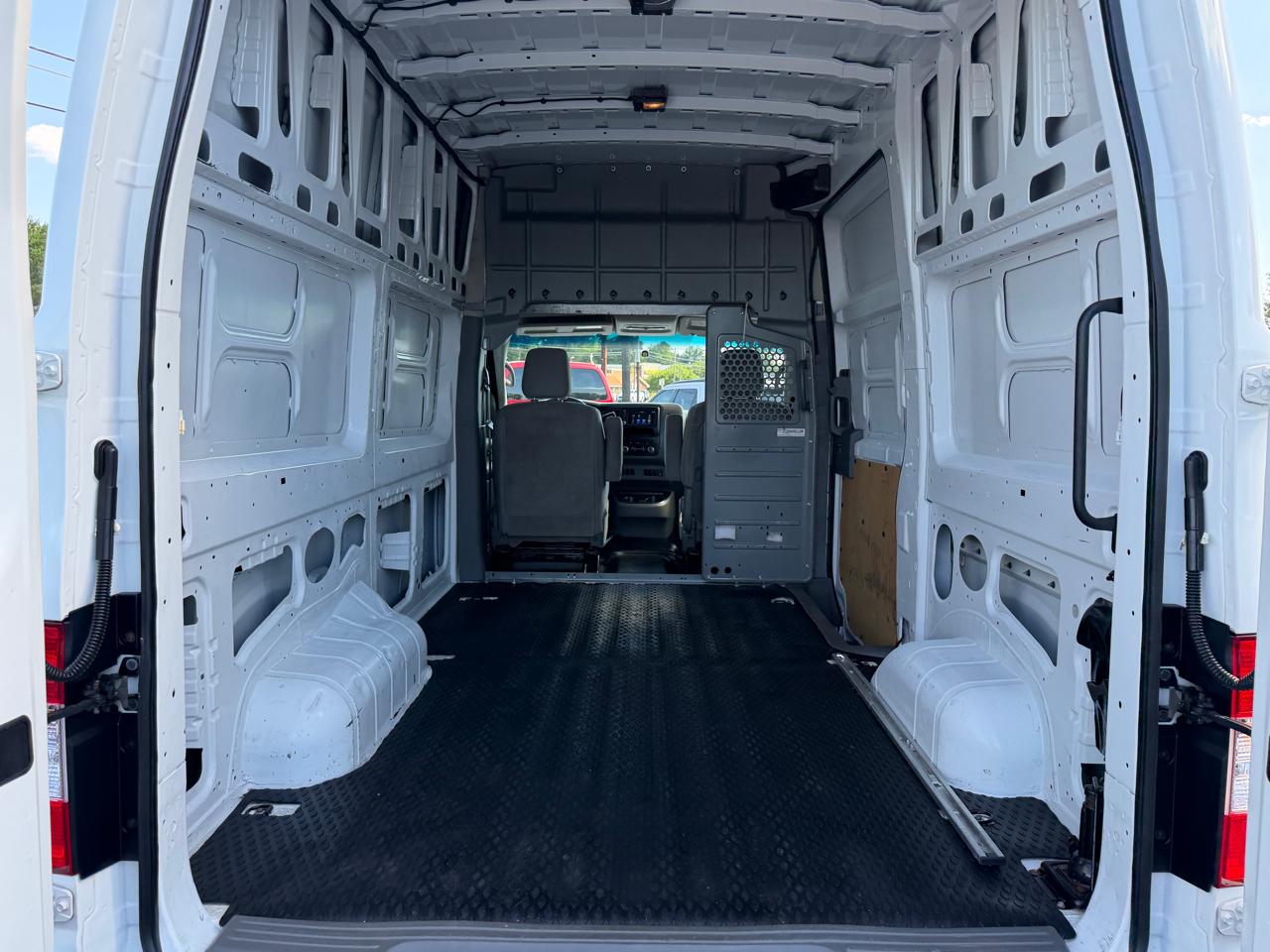 Nissan NV Cargo NV2500 HD High Roof V6 S 2020