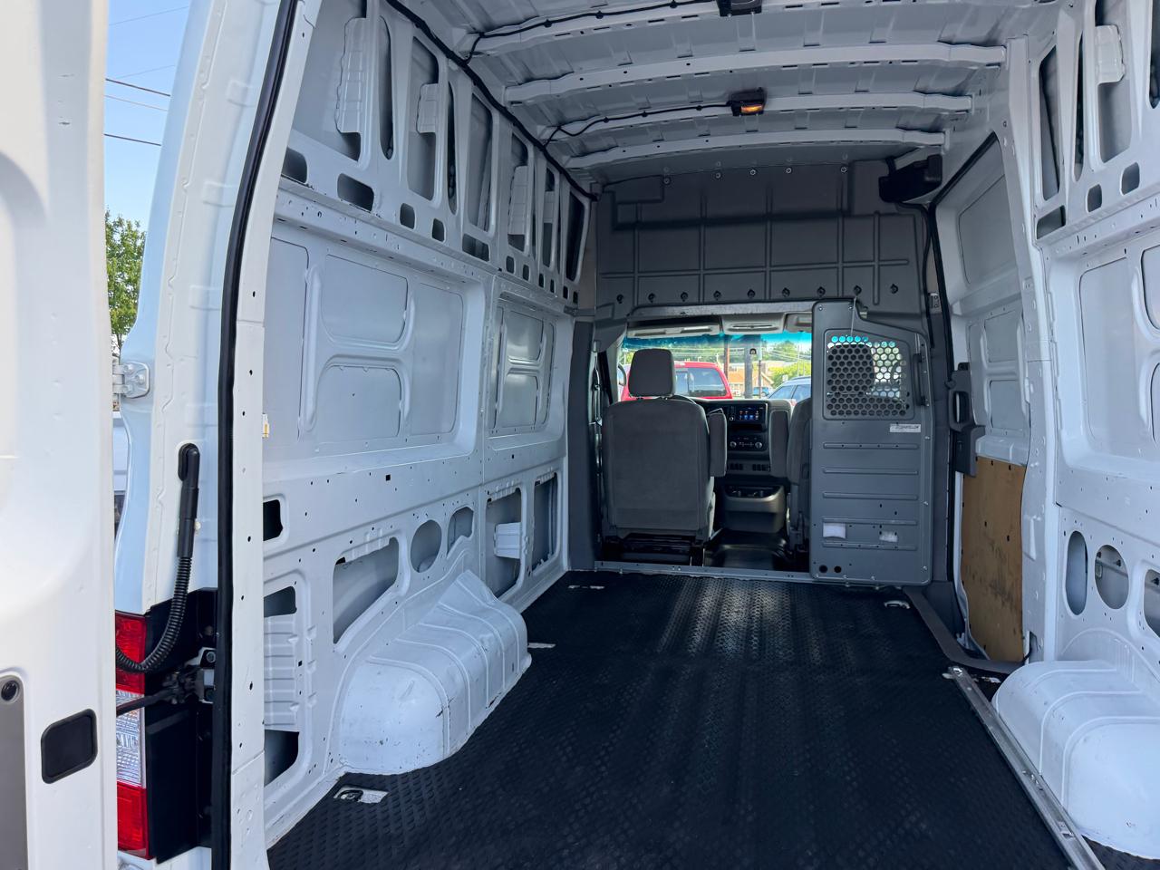 Nissan NV Cargo NV2500 HD High Roof V6 S 2020
