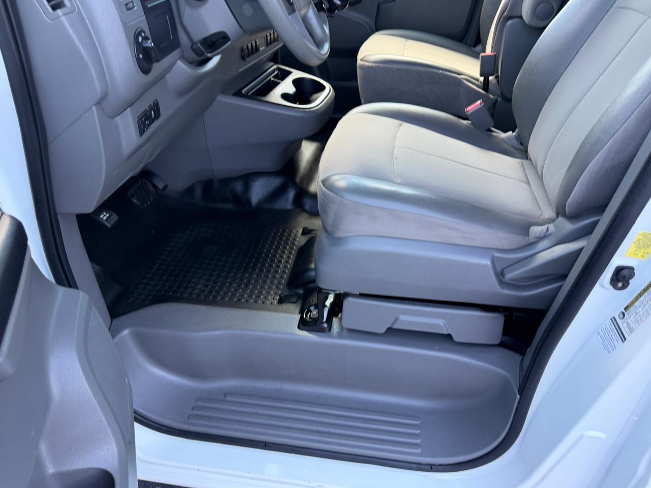 Nissan NV Cargo NV2500 HD High Roof V6 S 2020
