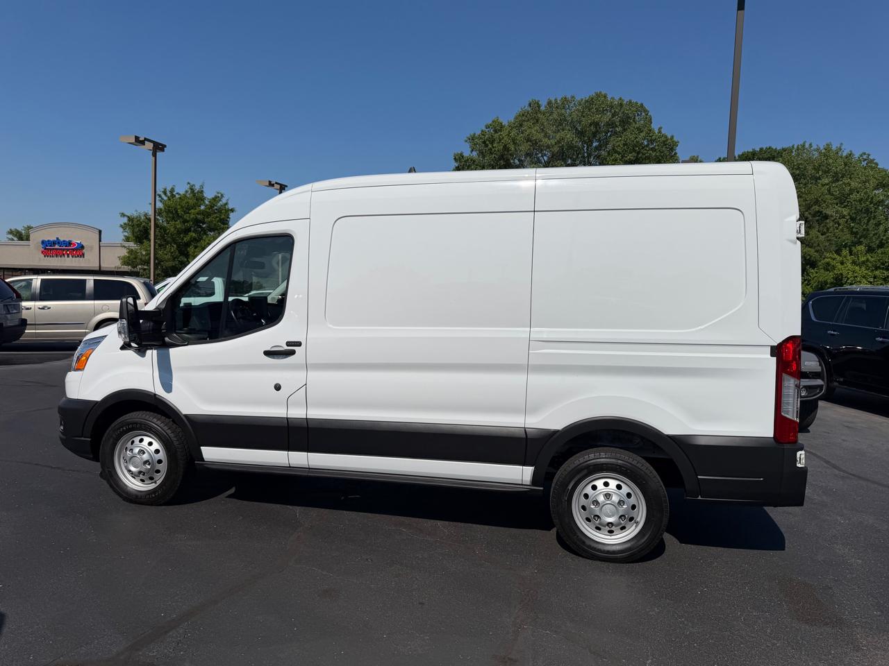 Ford Transit Cargo Van T-250 130" Med Rf 9070 GVWR AWD 2022