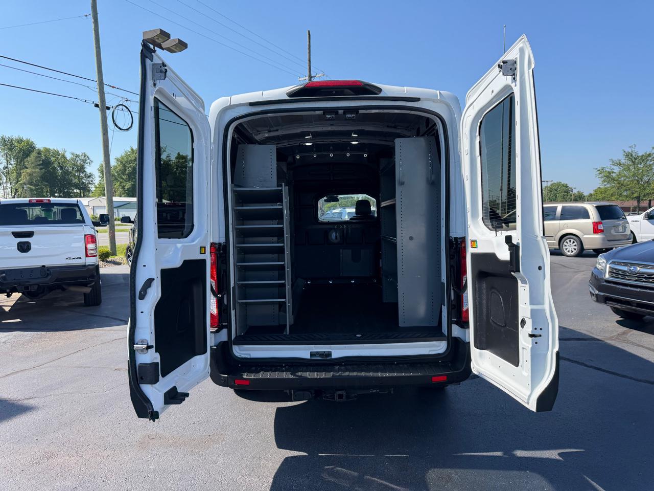 Ford Transit Cargo Van T-250 130" Med Rf 9070 GVWR AWD 2022