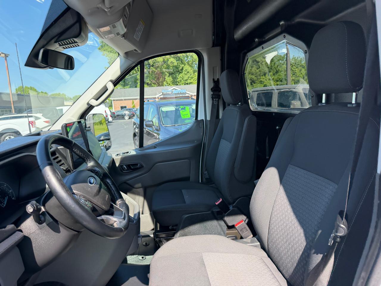 Ford Transit Cargo Van T-250 130" Med Rf 9070 GVWR AWD 2022