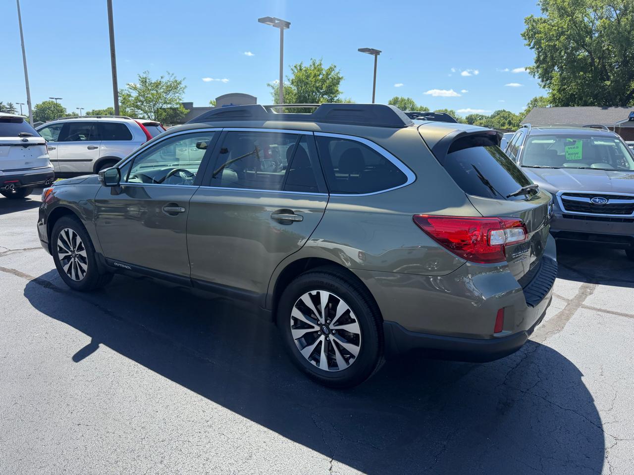 Subaru Outback 4dr Wgn 2.5i Limited PZEV 2015