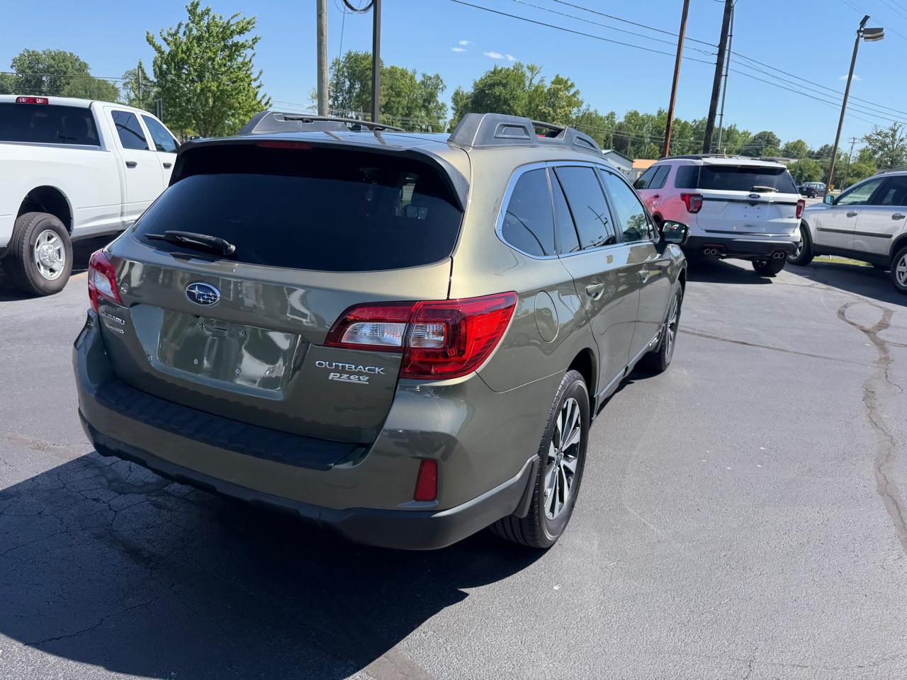 Subaru Outback 4dr Wgn 2.5i Limited PZEV 2015