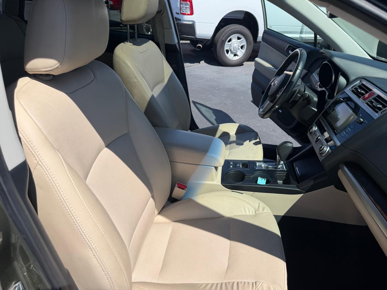 Subaru Outback 4dr Wgn 2.5i Limited PZEV 2015