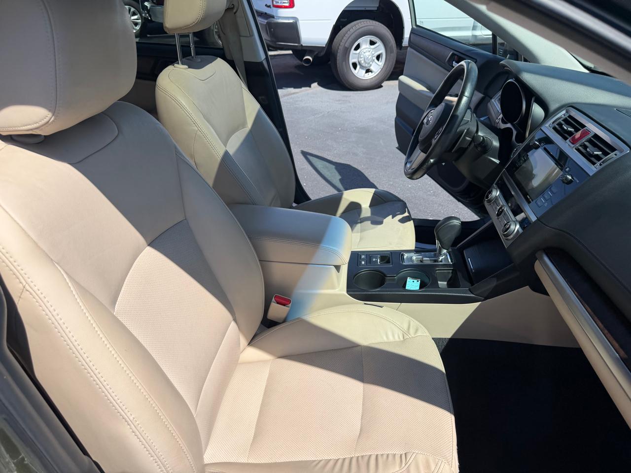 Subaru Outback 4dr Wgn 2.5i Limited PZEV 2015