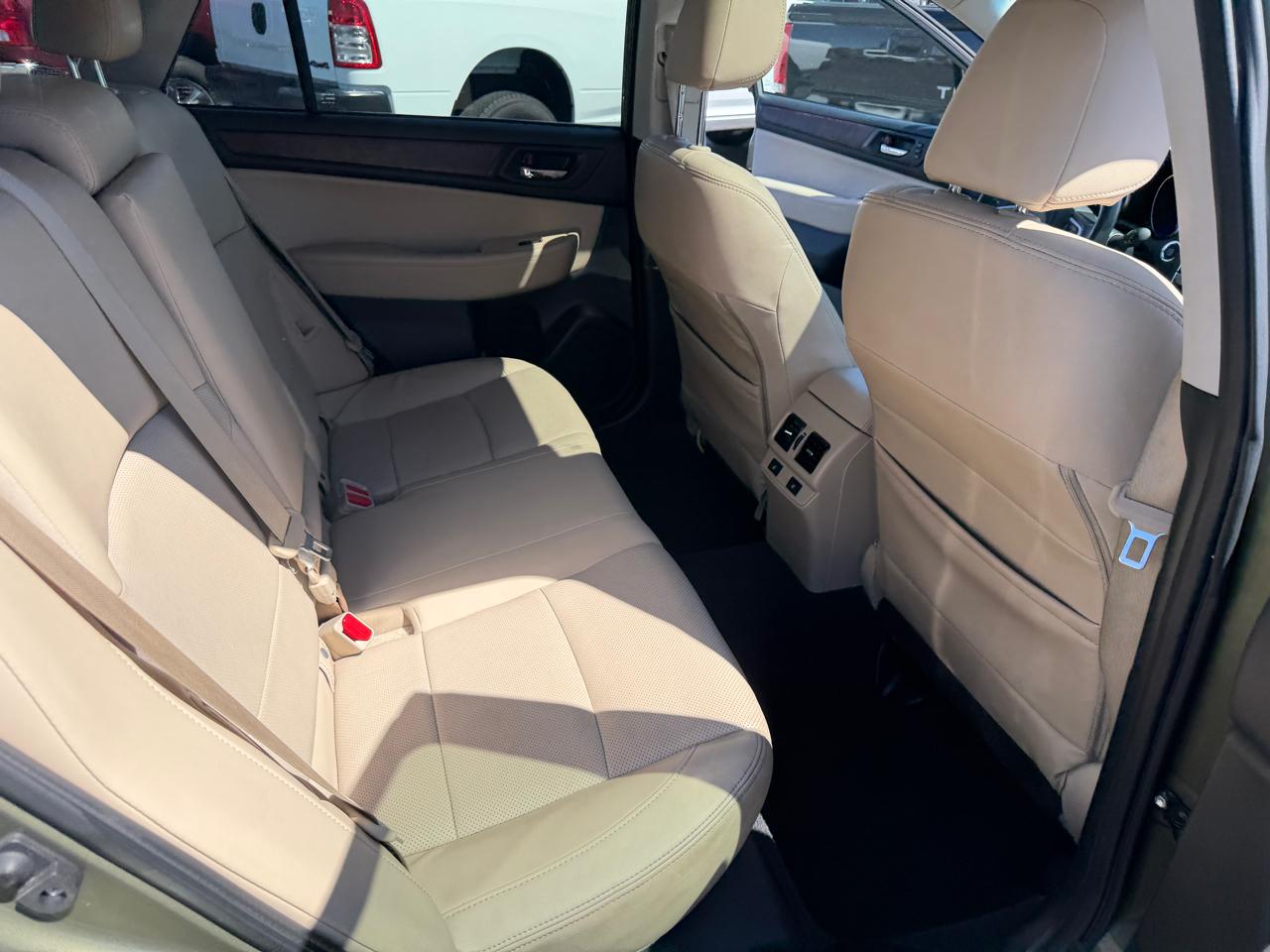 Subaru Outback 4dr Wgn 2.5i Limited PZEV 2015