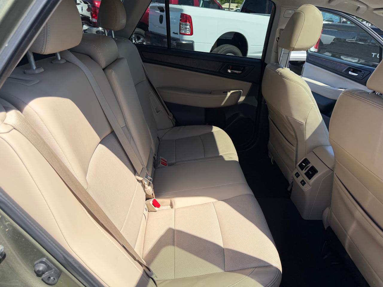 Subaru Outback 4dr Wgn 2.5i Limited PZEV 2015