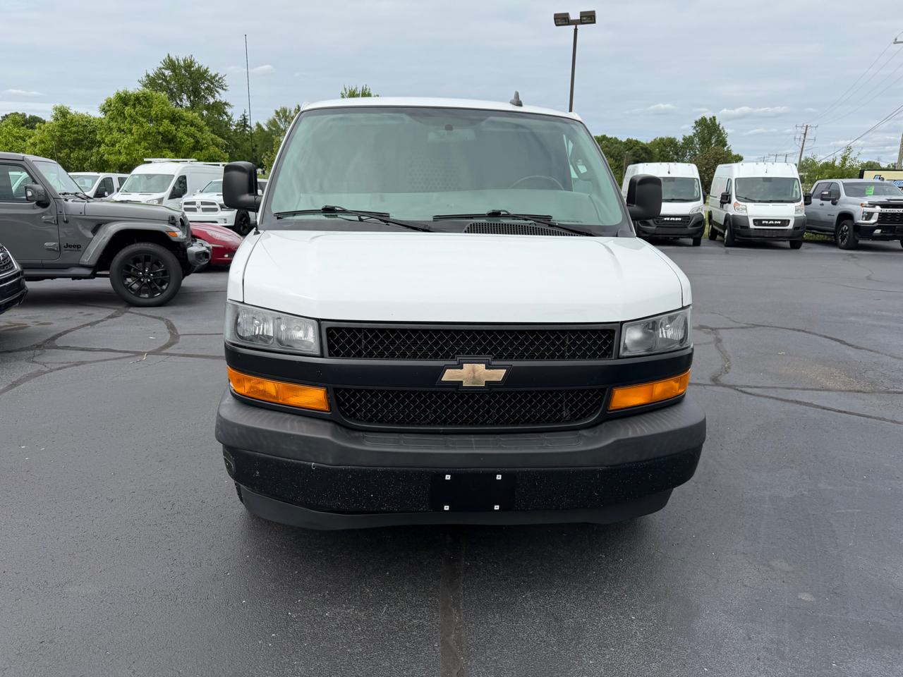 Chevrolet Express Cargo Van RWD 2500 135" 2020