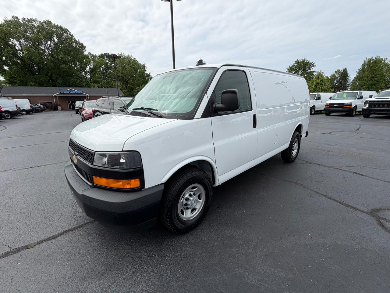 Chevrolet Express Cargo Van RWD 2500 135" 2020