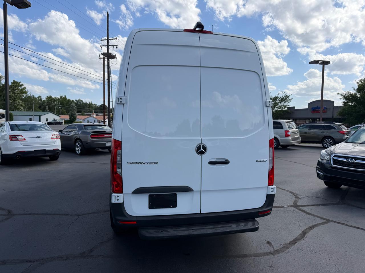 Mercedes-Benz Sprinter Cargo Van 1500 Standard Roof I4 144" RWD 2020