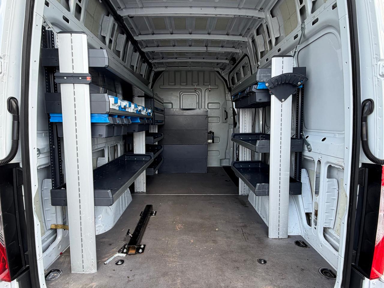 Mercedes-Benz Sprinter Cargo Van 1500 Standard Roof I4 144" RWD 2020