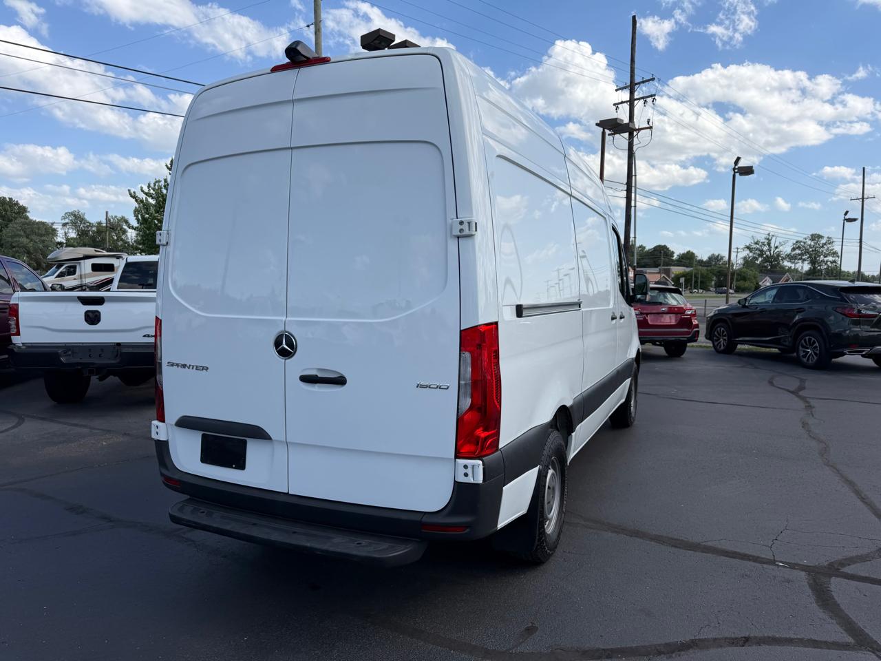 Mercedes-Benz Sprinter Cargo Van 1500 Standard Roof I4 144" RWD 2020