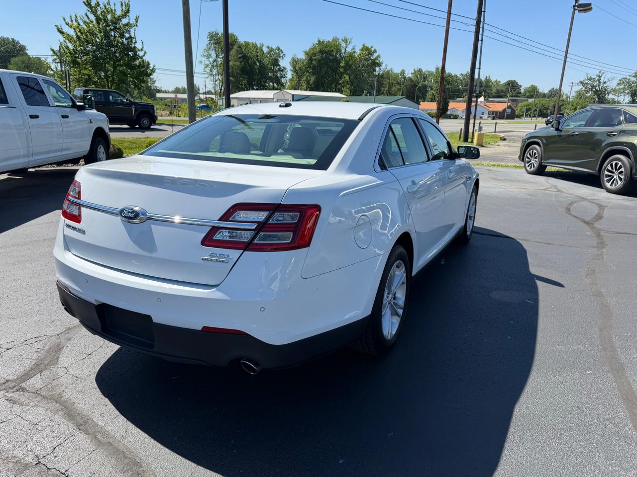 Ford Taurus SEL FWD 2017