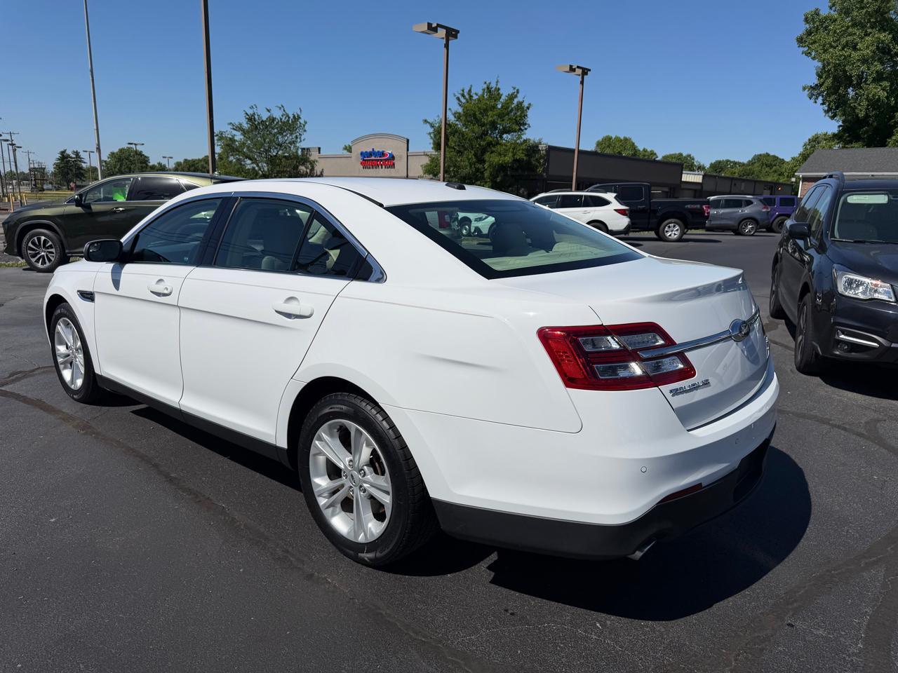 Ford Taurus SEL FWD 2017