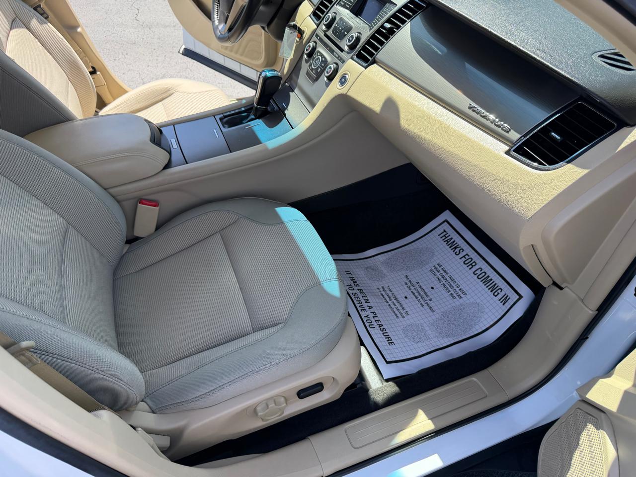 Ford Taurus SEL FWD 2017