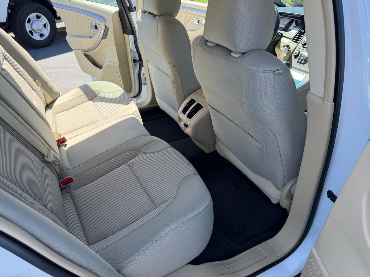 Ford Taurus SEL FWD 2017