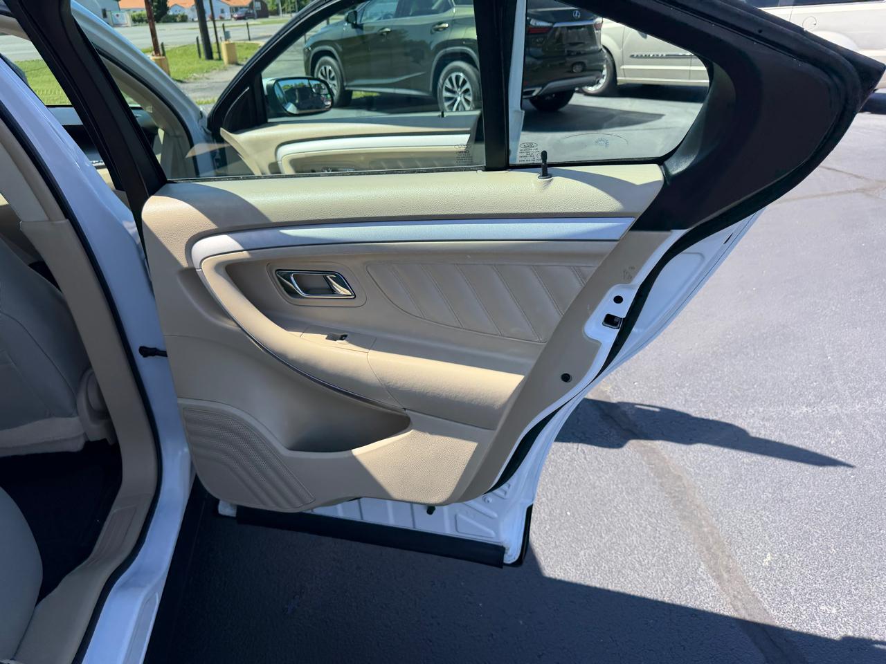 Ford Taurus SEL FWD 2017