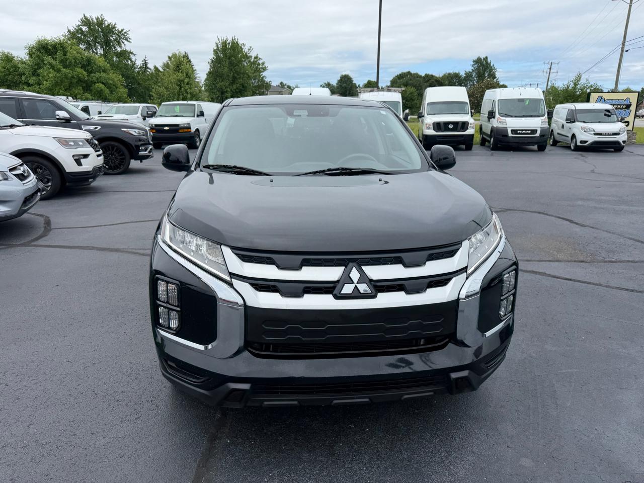 Mitsubishi Outlander Sport  2021