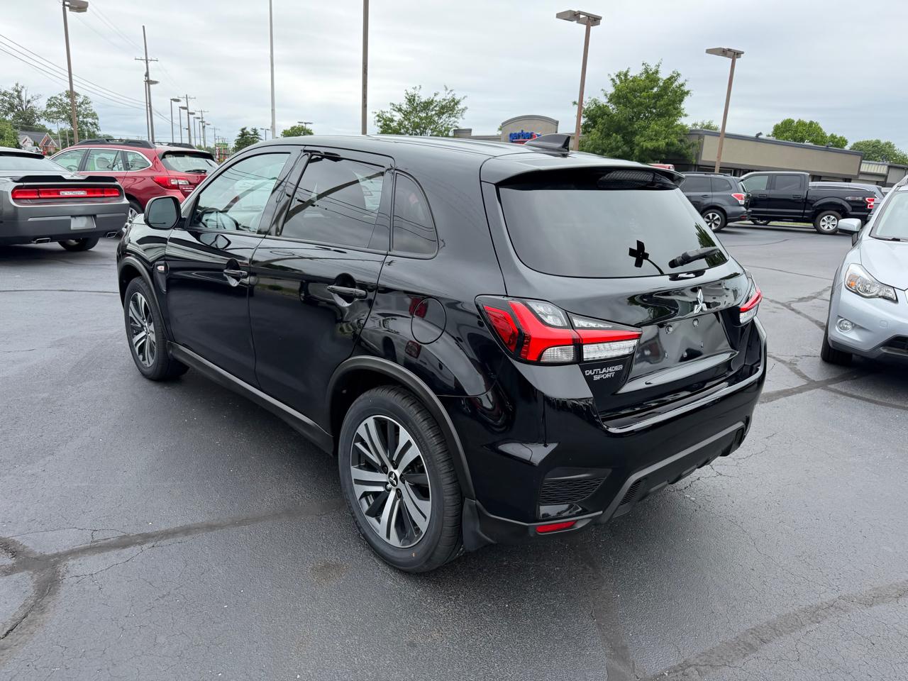 Mitsubishi Outlander Sport  2021