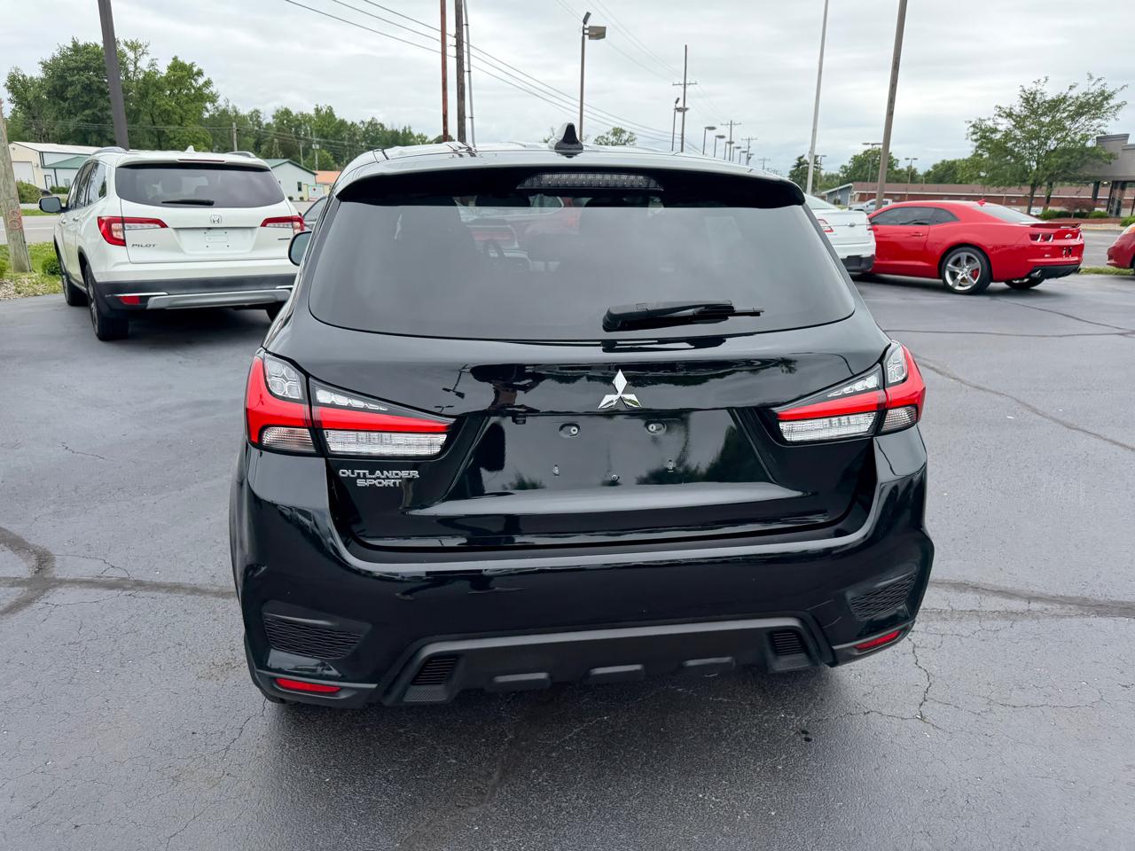 Mitsubishi Outlander Sport  2021