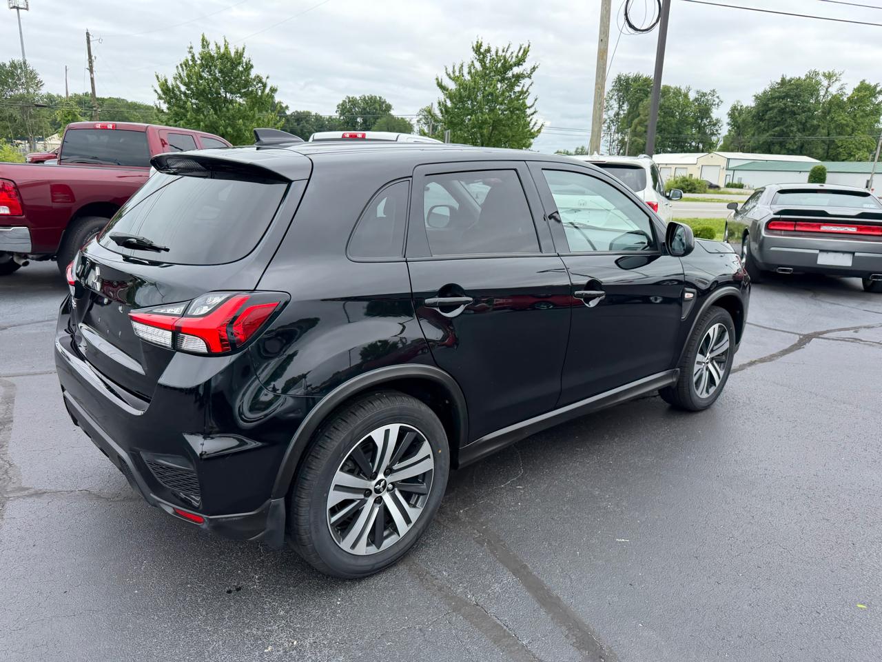Mitsubishi Outlander Sport  2021