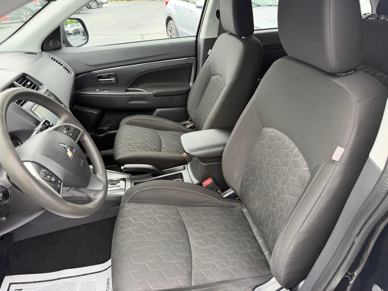 Mitsubishi Outlander Sport  2021