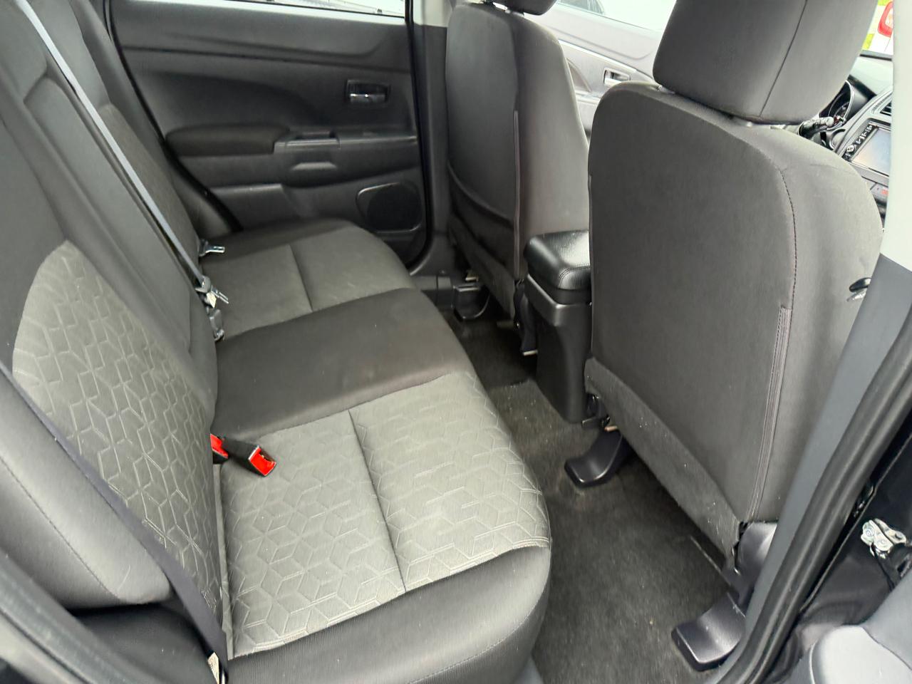 Mitsubishi Outlander Sport  2021
