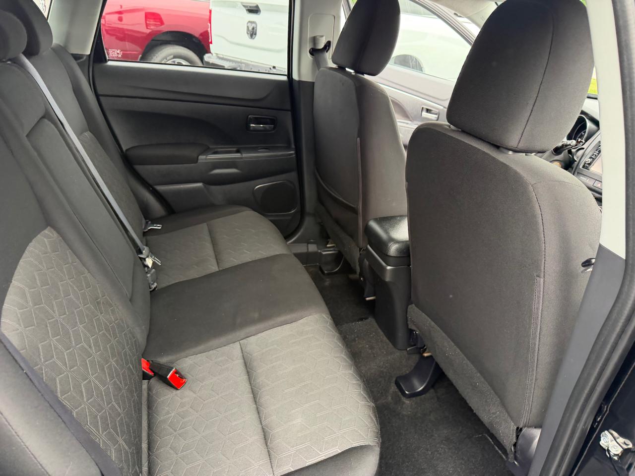 Mitsubishi Outlander Sport  2021