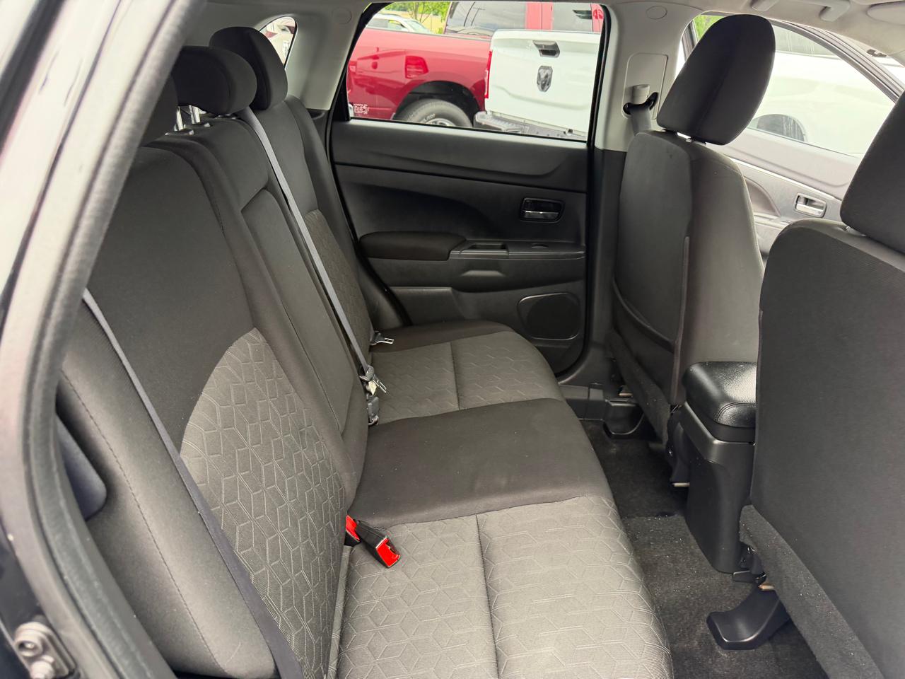 Mitsubishi Outlander Sport  2021