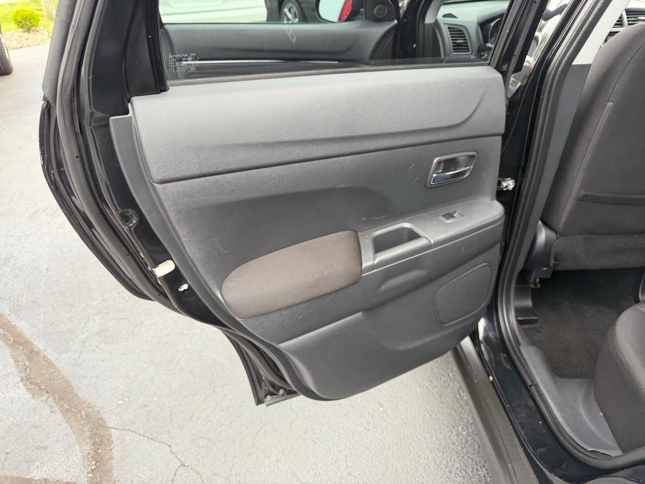 Mitsubishi Outlander Sport  2021