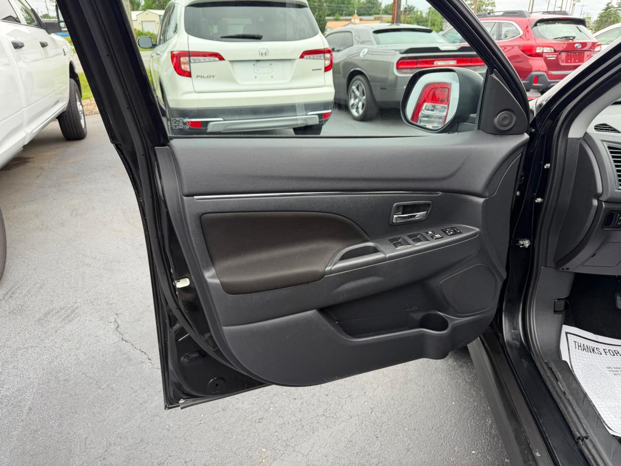 Mitsubishi Outlander Sport  2021