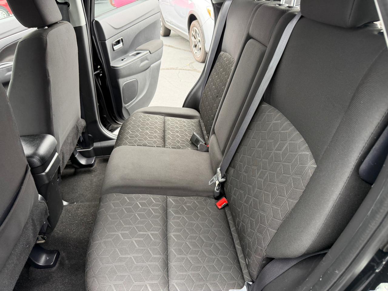 Mitsubishi Outlander Sport  2021