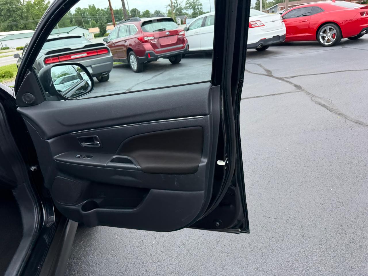 Mitsubishi Outlander Sport  2021