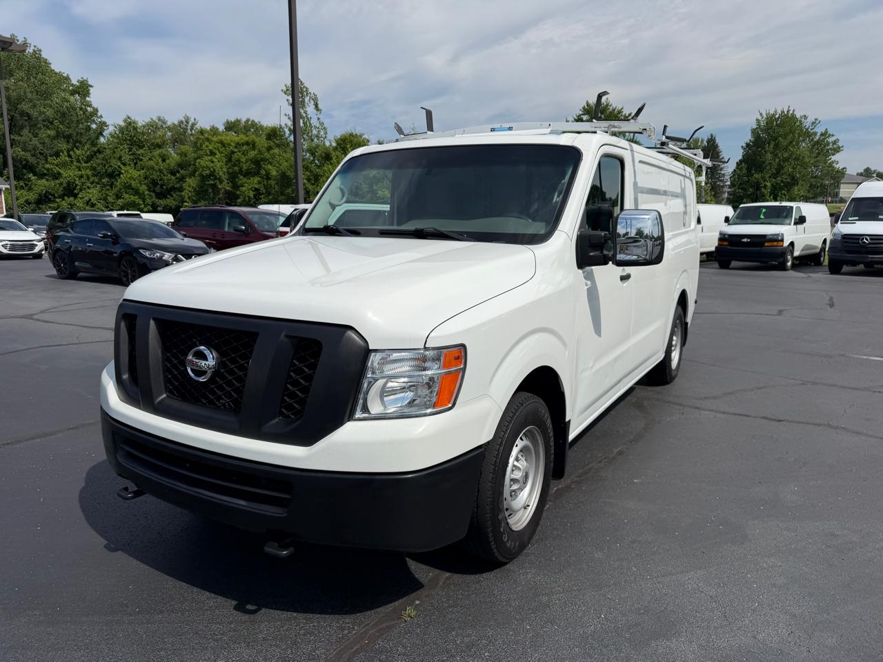 Nissan NV Cargo NV2500 HD Standard Roof V8 S 2018